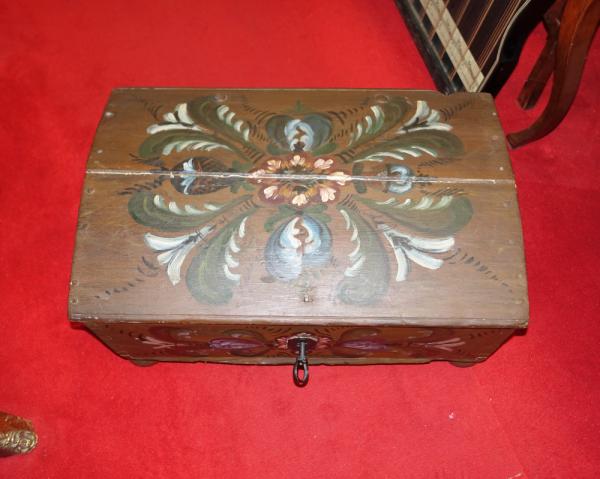 Stodola.cz - Painted chest