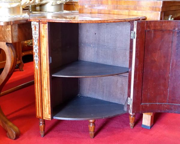 Stodola.cz - Rohová skříňka