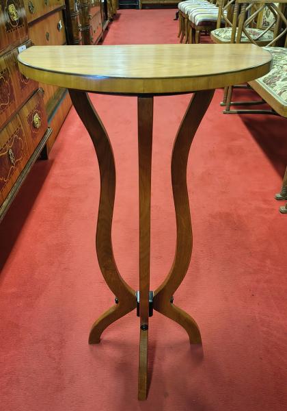 Stodola.cz - Stolek půlkulatý